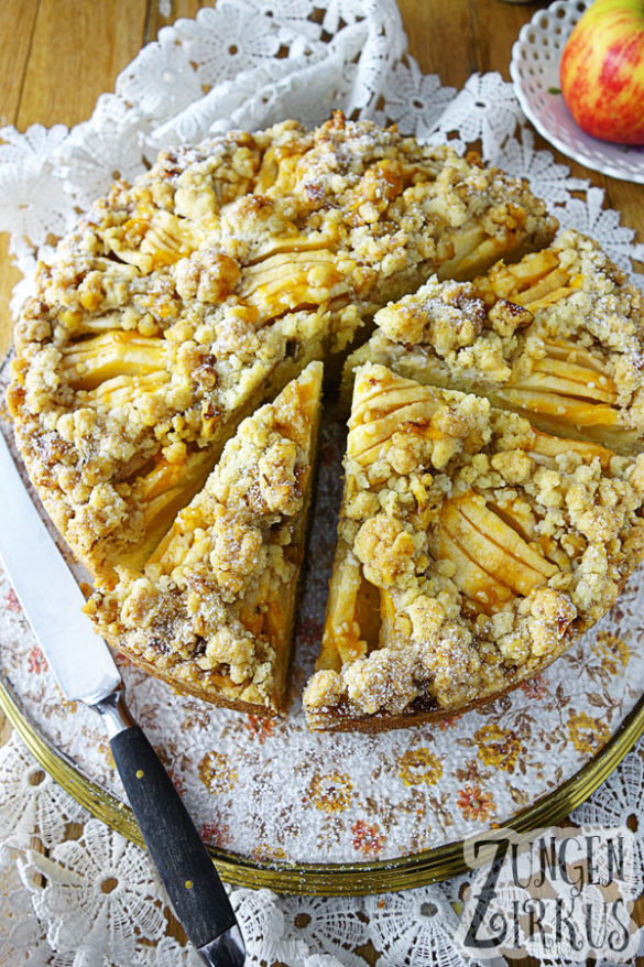 Versunkener Apfelkuchen mit Walnüssen - Zungenzirkus