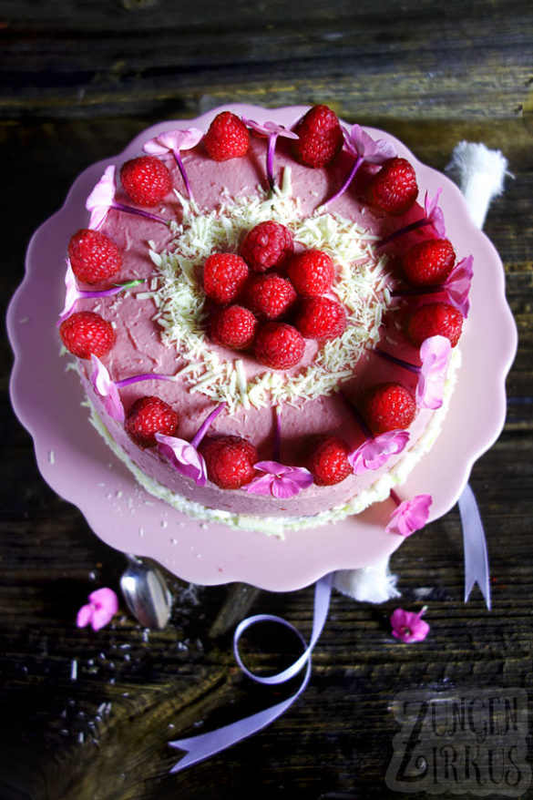 Himbeer-Frischkäsetorte mit Knusperboden - Zungenzirkus